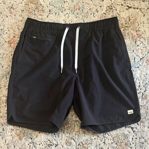 Vuori black scalloped shorts
